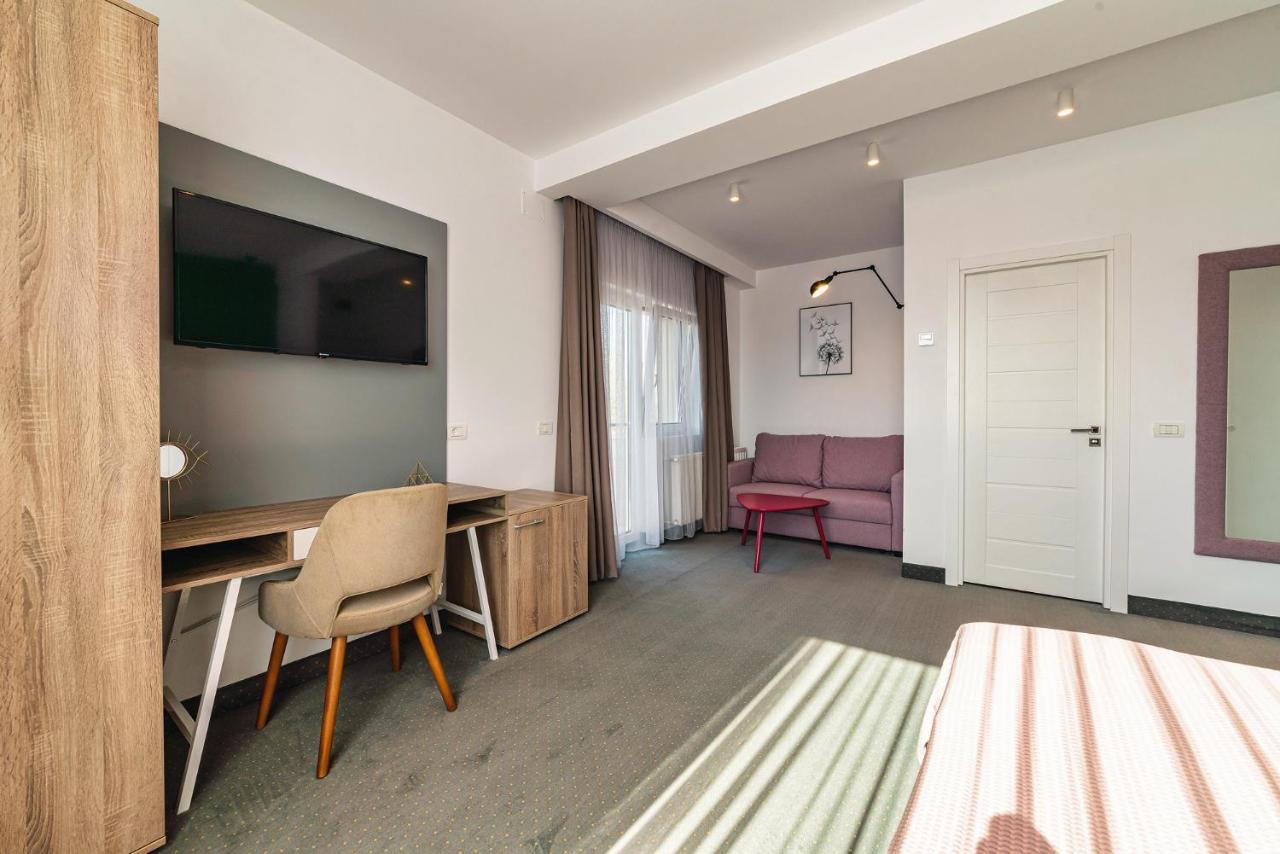 Saga Rooms Victoria  Exterior photo